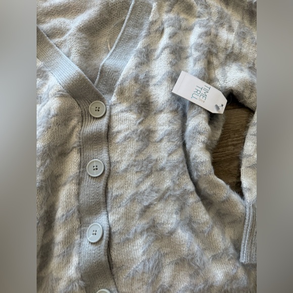 LAST PRICE🍒🤍 TIME & TRU long sleeve sweater cardigan 🌷 - Picture 10 of 12